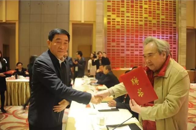 首屆南陽(yáng)籍院士專(zhuān)家故鄉(xiāng)行活動(dòng)啟動(dòng) 126位南陽(yáng)籍院士專(zhuān)家回到家鄉(xiāng)