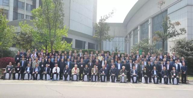 首屆南陽(yáng)籍院士專(zhuān)家故鄉(xiāng)行活動(dòng)啟動(dòng) 126位南陽(yáng)籍院士專(zhuān)家回到家鄉(xiāng)