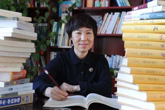 <a href='http://www.100lian.net/tags/第二完全學(xué)校/' target='_blank'><u>南陽(yáng)市第二完全學(xué)校</u></a>校長(zhǎng)趙環(huán)平