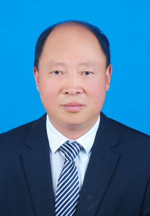 <a href='http://www.100lian.net/tags/第一完全學(xué)校/' target='_blank'><u>南陽市第一完全學(xué)校</u></a>高中部校長(zhǎng)羅東