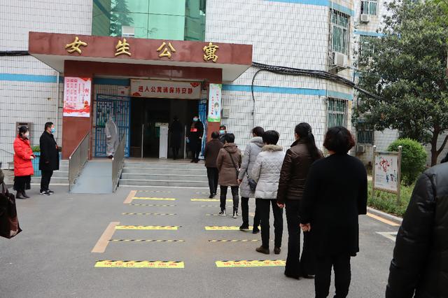 市教育局對南陽一中、南陽五中高三開學準備工作開展檢查驗收