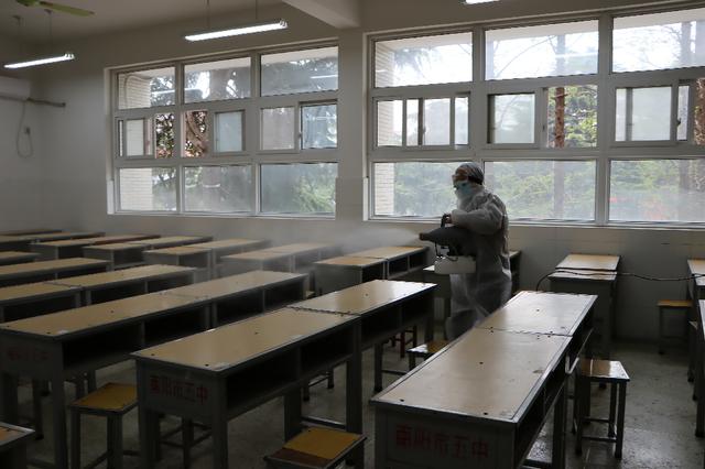 市教育局對南陽一中、南陽五中高三開學準備工作開展檢查驗收