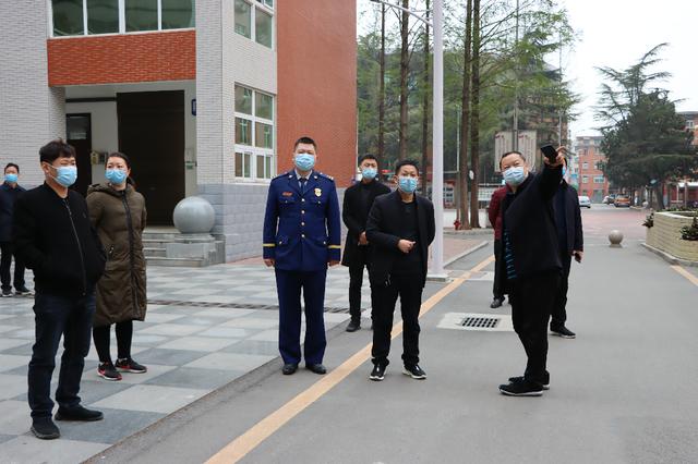 市教育局對南陽一中、南陽五中高三開學準備工作開展檢查驗收