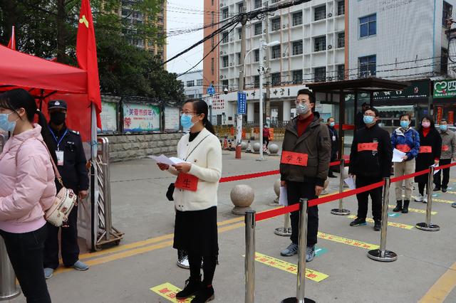 市教育局對南陽一中、南陽五中高三開學準備工作開展檢查驗收