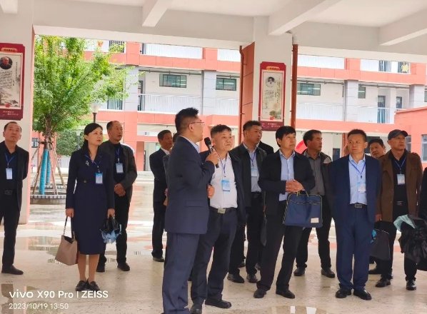 高新區(qū)開展中小學(xué)校管理“大觀摩、大評比、大提升”活動